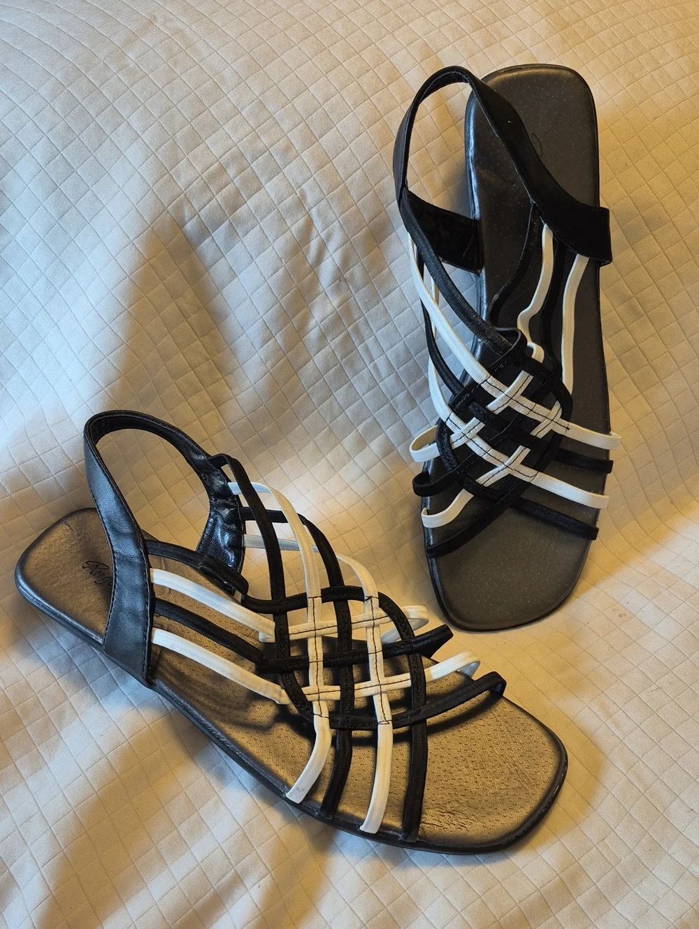 Angel Steps Women's 10 Black and White Slingback Sandals - New